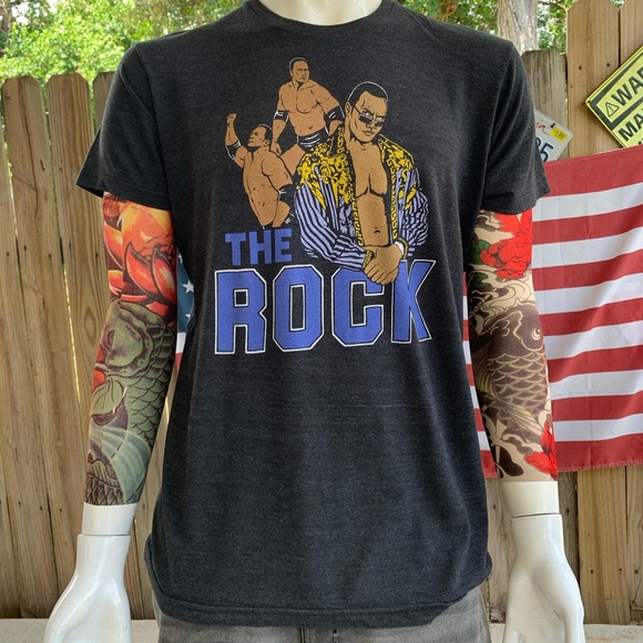 Vintage The Rock wrestler and actor T-shirt Size L - Picture 2 of 6